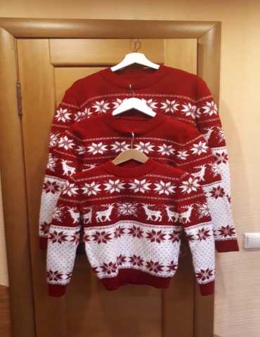 Продам: Комплект свитеров