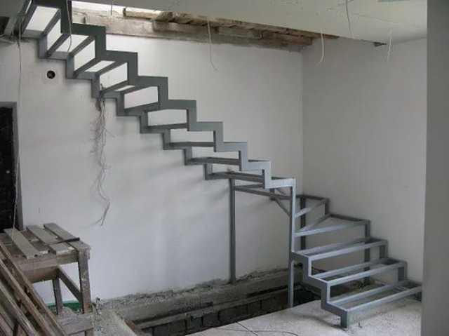 Предложение: Металлокаркас лестницы