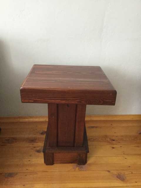 Продам: Стол журнальный деревянный
