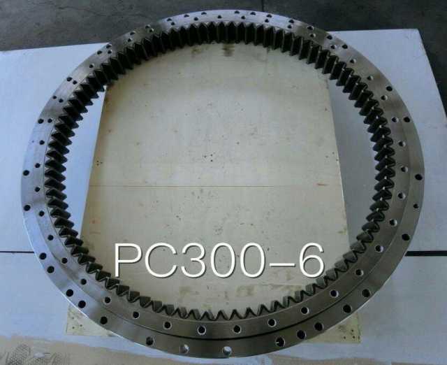 Продам: Опорно-поворотный круг PC300-7 № 207-25
