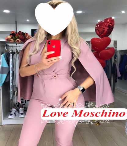 Продам: Коллекционный комбинезон "Love Moschino"