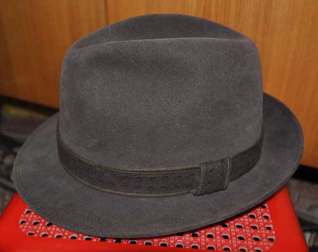 Продам: Мужскую фетровую шляпу