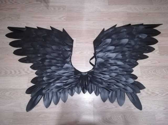 Продам: Крылья черные