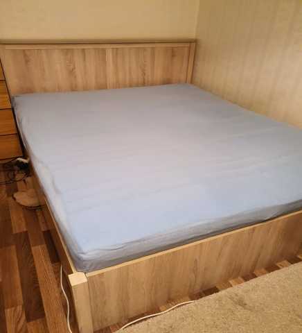 Продам: Кровать с матрасом 2-спальная