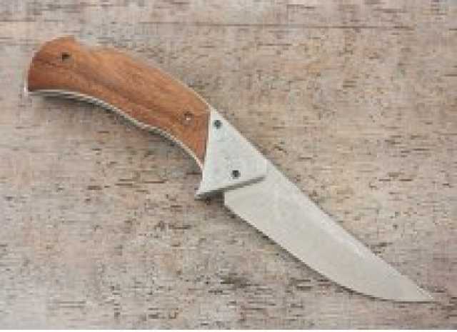 Продам: подарочные складные ножи в кожаных ножна