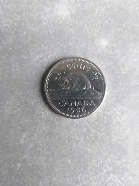 Продам: 5 центов 1986 год Канада