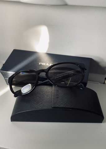 Продам: Солнцезащитные очки Prada