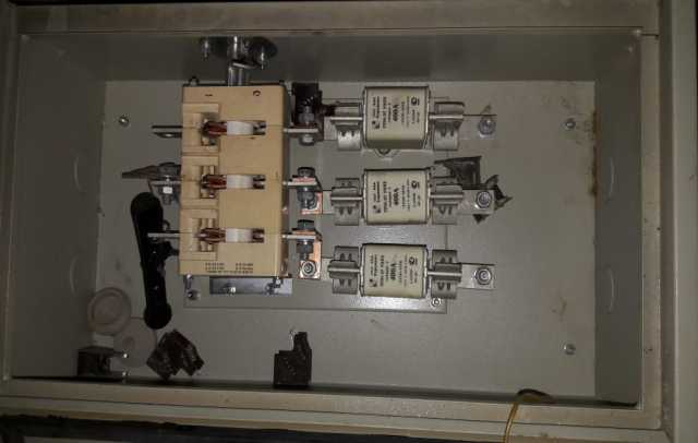 Продам: Ящики с выключателем-разьединителем и пр