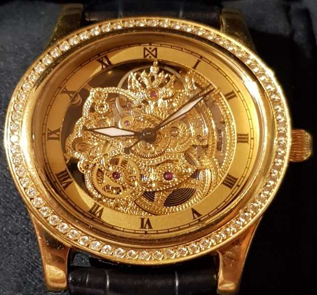 Продам: Золотые эксклюзивные часы 750 пробы