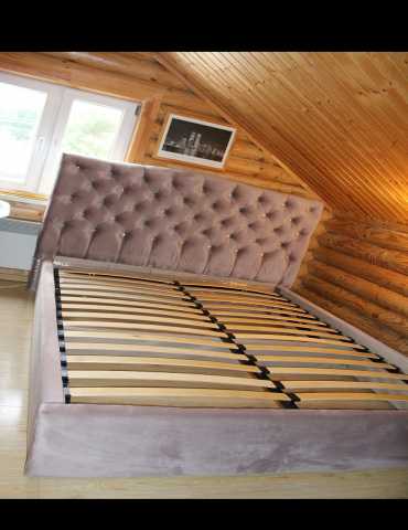 Продам: Кровать в каретной стяжке 160х200