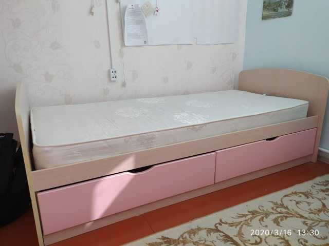 Продам: Кровать для девочки