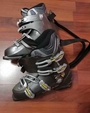 Продам: горные лыжи с ботинками