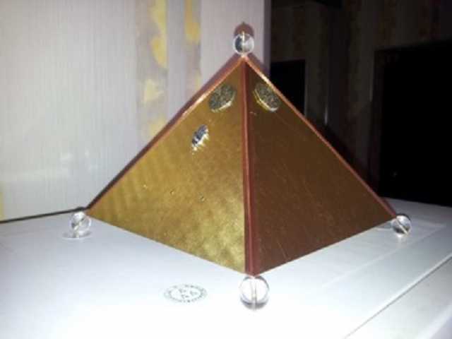 Продам: Пирамида из меди "Золотое сечение"