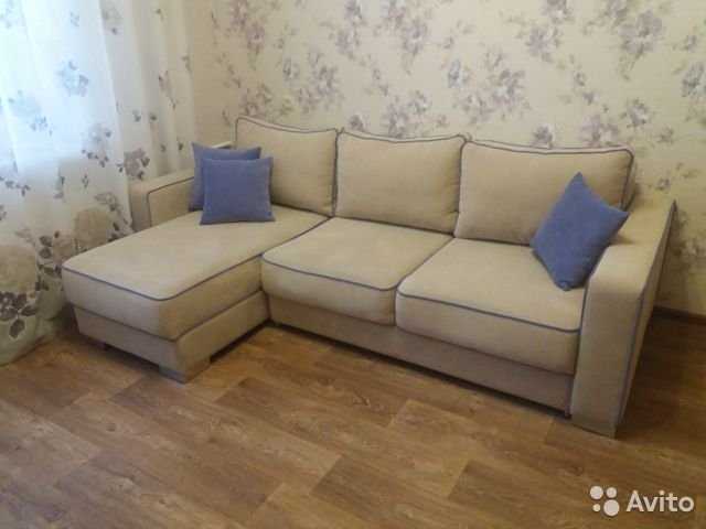 Продам: Продам диван, кресло и пуф