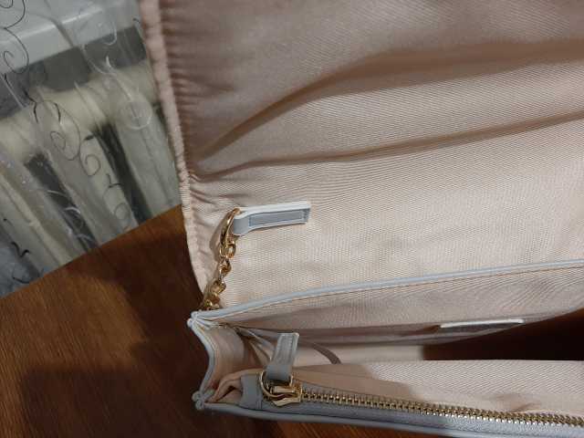 Продам: сумка-клатч серебристого цвета