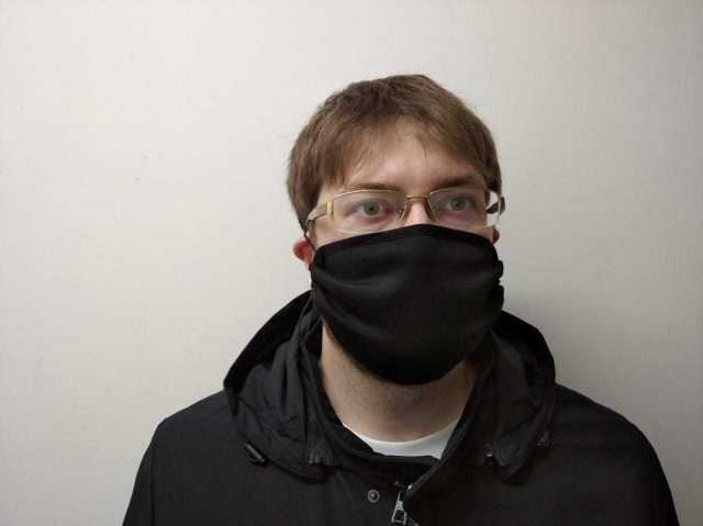 Продам: Защитная маска трехслойная с карманом дл