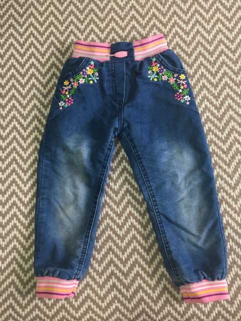 Продам: утепленные джинсы на 4-5 лет
