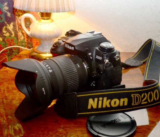 Продам: Фотоаппарат NIKON D200 c зум обьективом