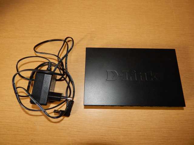 Продам: D-Link DES-1008D