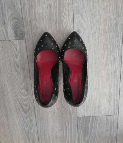 Продам: Туфли черные 39 размер
