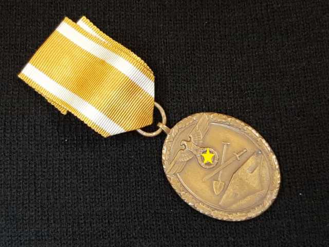 Продам: Медаль За сооружение Атлантического вал2