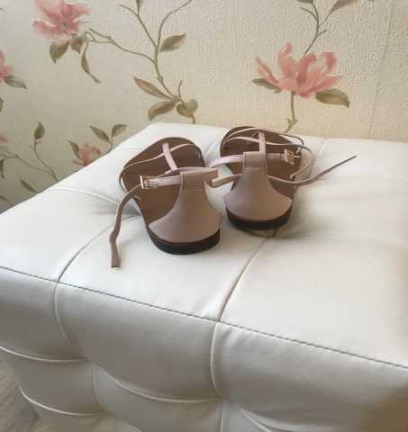 Продам: Женские сандалии
