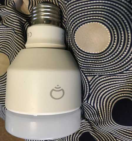 Продам: Умная лампа Lifx E27