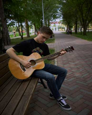Предложение: Обучение игре на гитаре г.Каменск-Уральс