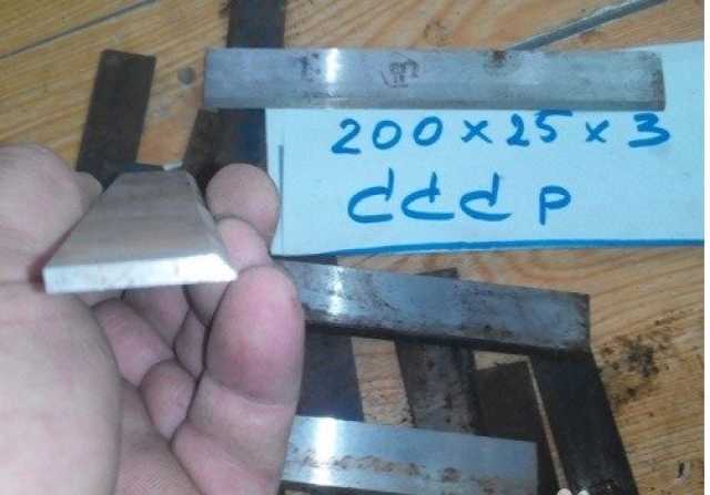 Продам: Ножи для строгального станка на 200 мм