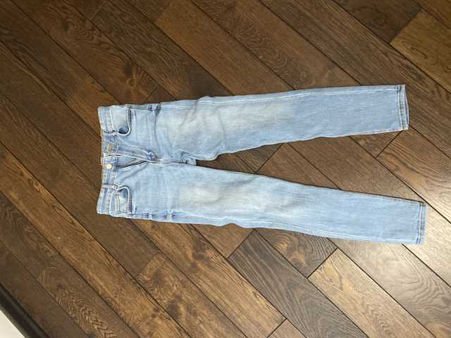 Продам: Голубые джинсы размер 34(xs/s)