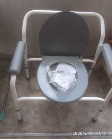 Продам: Кресло туалет и коляска для инвалида