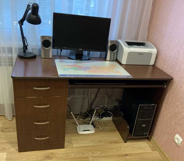 Продам: Письменный (компьютерный) стол