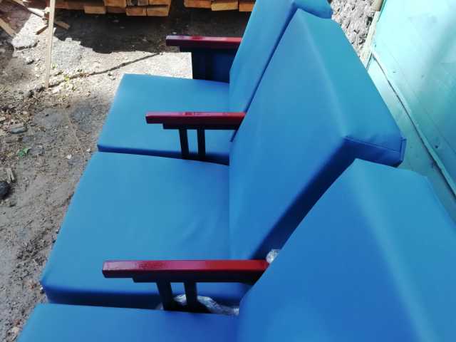 Продам: секционные кресла