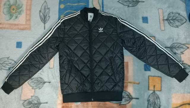 Продам: Оригинальная куртка-бомбер Adidas