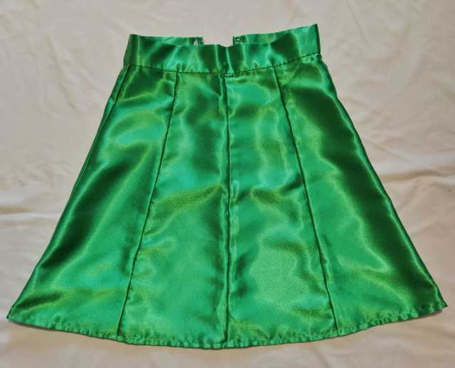 Продам: Зелёная атласная юбка
