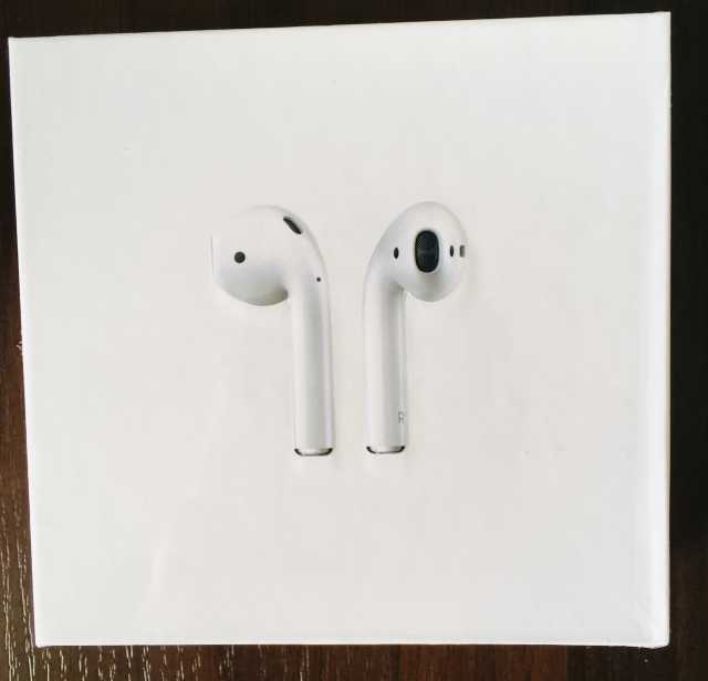 Продам: AirPods 2 with Wireless Charging Case