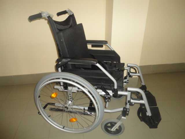 Продам: Инвалидное кресло-коляска прогулочная