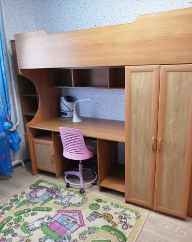 Продам: Мебель для детской (уголок школьника)