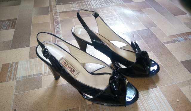 Продам: Женские туфли с каблуком модные