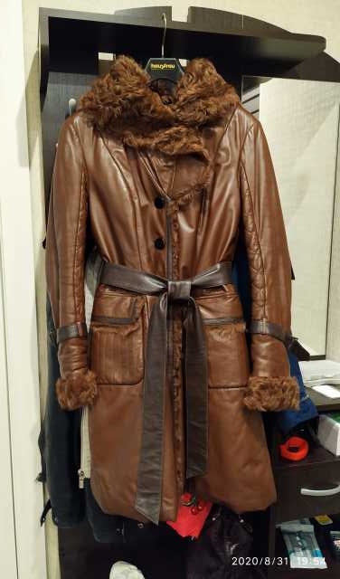 Продам: Оригинальное кожаное пальто
