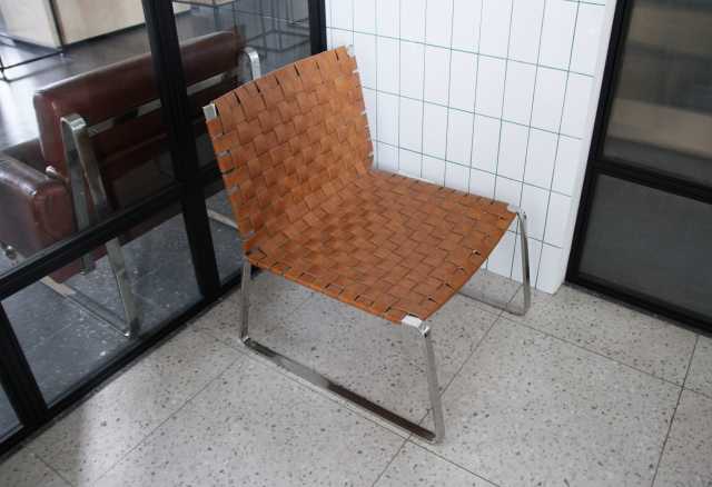 Продам: Дизайнерское кресло (кожа)