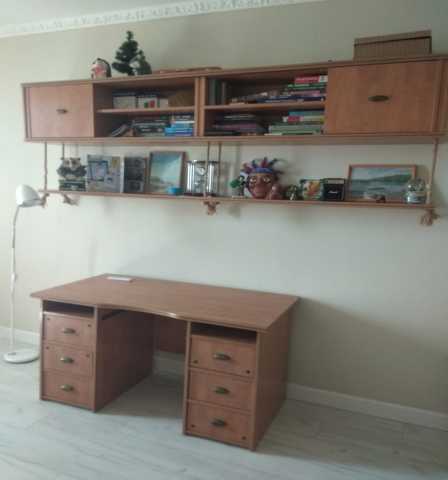 Продам: Мебель школьнику шкаф,кровать,стол,полка
