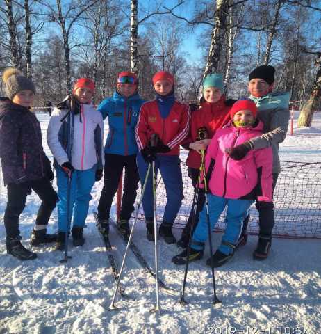 Предложение: Проходит набор детей в лыжную секцию