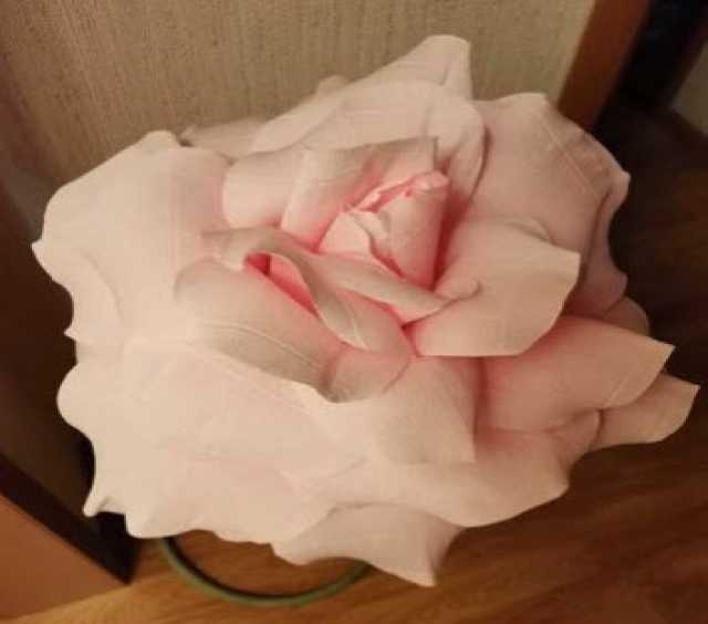 Продам: ростовой цветок из гофрированной бумаги