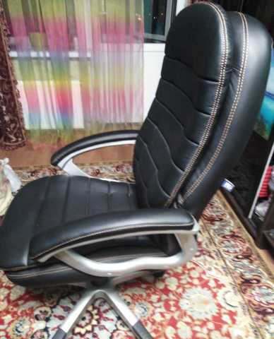 Продам: Компьютерно-офисное кресло новое