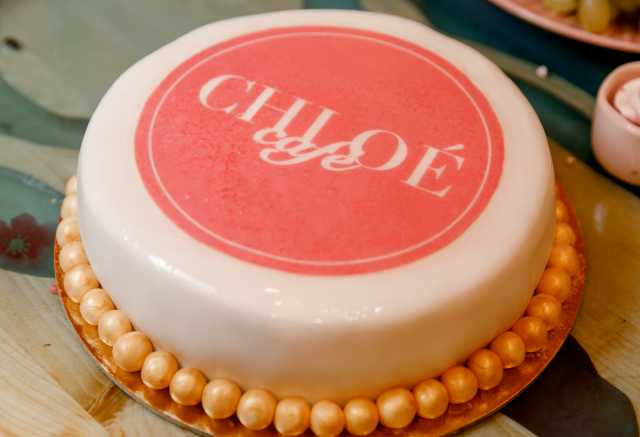 Предложение: Десерты в кафе Chloe в центре Санкт-Пете