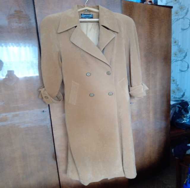 Продам: Замшевое пальто