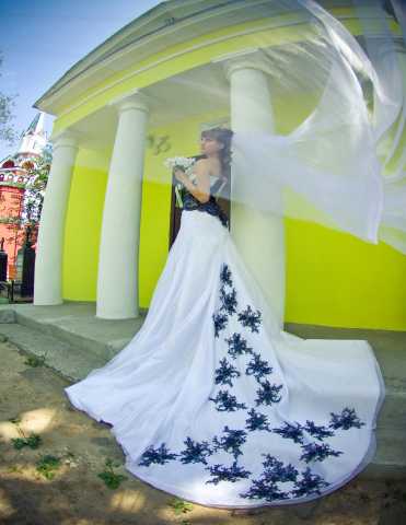 Продам: Продам дизайнерское свадебное платье