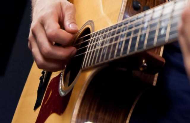 Предложение: Онлайн обучение игре на гитаре