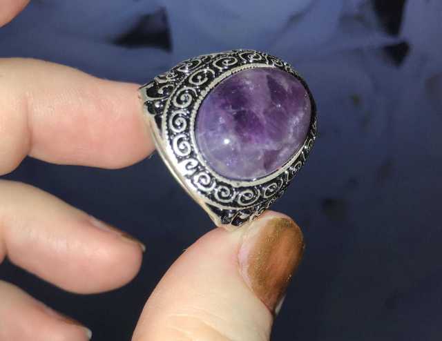 Продам: Кольцо настоящий камень Аметист Серебро